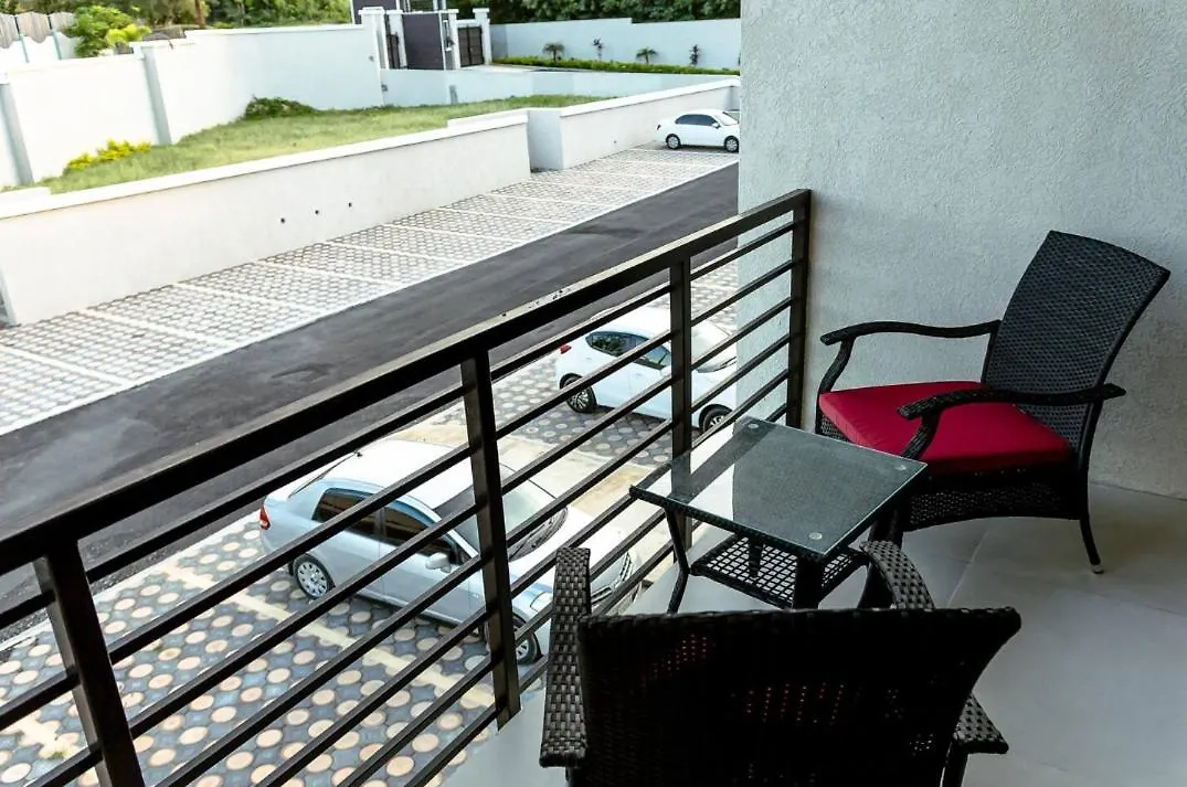 Aparthotel Chic And Cozy 2Br Apartment With Pool -Ironshore, Montego Bay